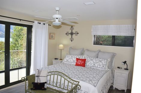 Photo of property in 832 Wainui Main Road, Wainui, Akaroa, 7582