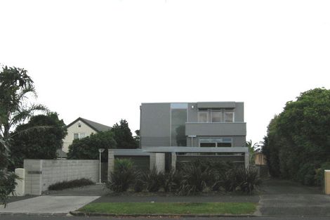 Photo of property in 32 Harbour View Road, Point Chevalier, Auckland, 1022