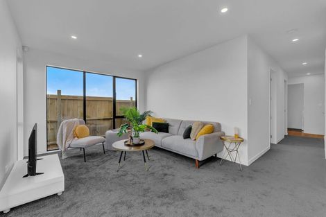Photo of property in 8 Monstedt Terrace, Windsor Park, Auckland, 0632