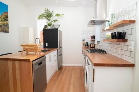 Photo of property in 197 Sutherland Road, Lyall Bay, Wellington, 6022