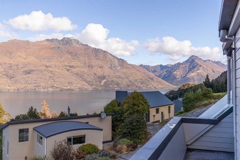 Photo of property in 17 Arawata Terrace, Fernhill, Queenstown, 9300