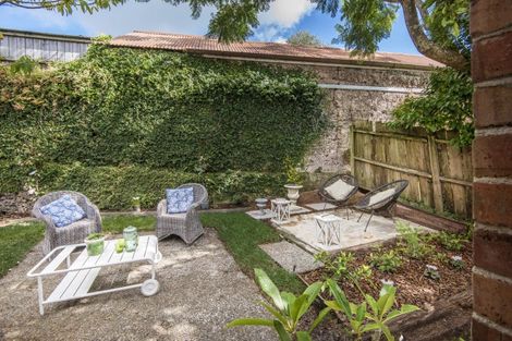 Photo of property in 9a Kerr Street, Devonport, Auckland, 0624