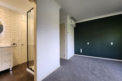 Photo of property in 6a Marjory Close, Broadmeadows, Wellington, 6035