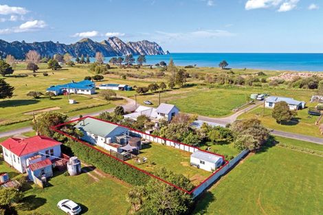 Photo of property in 4 Banks Street, Tolaga Bay, 4077