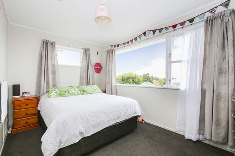 Photo of property in 26 Kirby Street, Glendene, Auckland, 0602