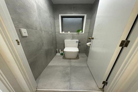 Photo of property in 27a Downing Street, Glenfield, Auckland, 0629