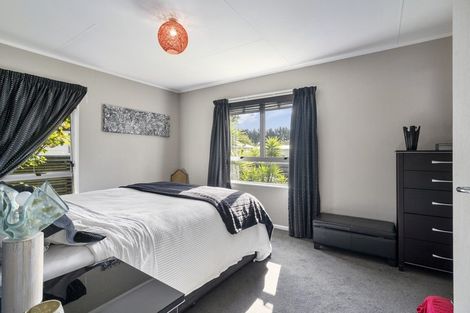 Photo of property in 127 Apollo Parade, Milson, Palmerston North, 4414