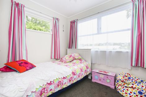 Photo of property in 26 Kirby Street, Glendene, Auckland, 0602