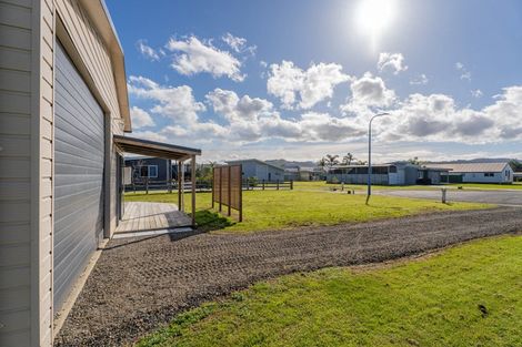 Photo of property in 14 Rena Place, Whitianga, 3510
