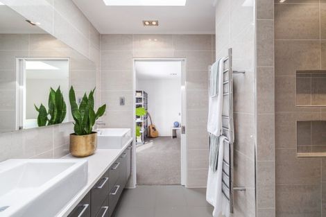 Photo of property in 45 Waiwetu Street, Fendalton, Christchurch, 8052