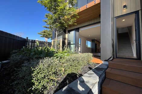 Photo of property in 27b Dawnhaven Drive, Te Atatu Peninsula, Auckland, 0610