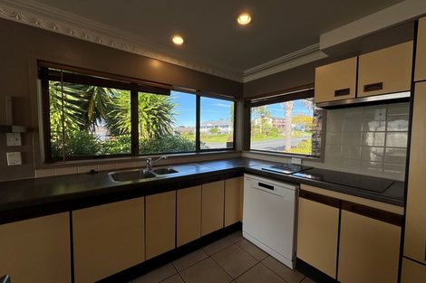 Photo of property in 23 Madill Road, St Andrews, Hamilton, 3200