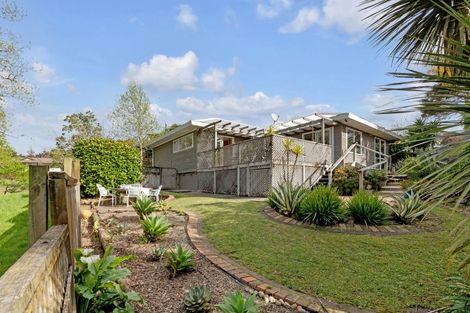 Photo of property in 34 Lochend Place, Highland Park, Auckland, 2010