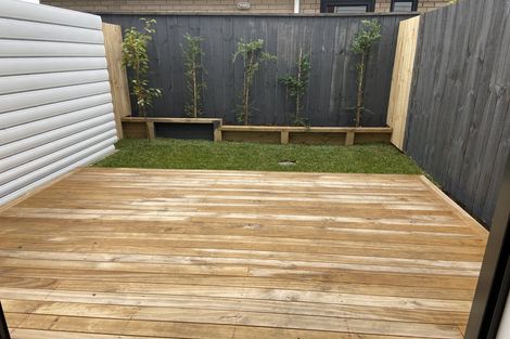 Photo of property in 11/5 Hikurangi Street, Te Atatu Peninsula, Auckland, 0610