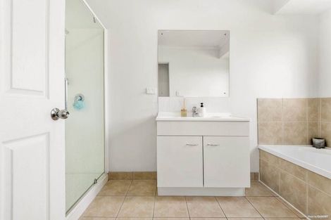 Photo of property in 16 Cathcart Close, Pukekohe, 2120