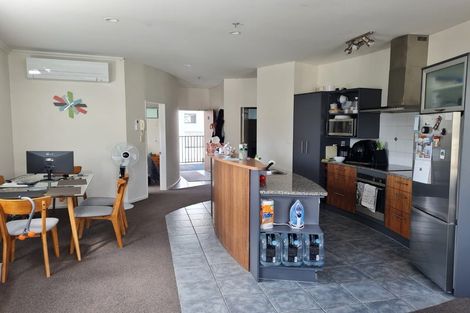 Photo of property in Atrium Towers, 9d/154 The Terrace, Wellington Central, Wellington, 6011