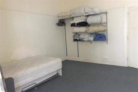 Photo of property in Devonport Apartments, 32/127 Saint Aubyn Street, New Plymouth, 4310
