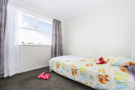 Photo of property in 26 Kirby Street, Glendene, Auckland, 0602