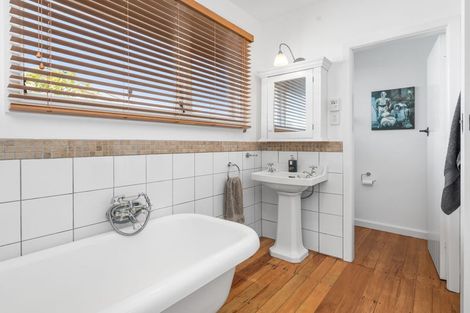 Photo of property in 71 Main Road, Redcliffs, Christchurch, 8081