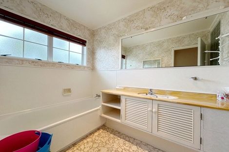 Photo of property in 24 Waitemata Road, Hauraki, Auckland, 0622