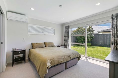 Photo of property in 5 Wick Place, Wattle Downs, Auckland, 2103