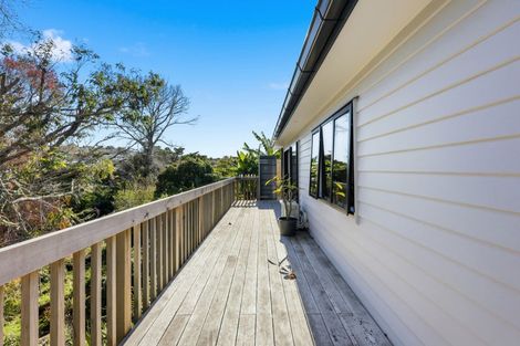 Photo of property in 64 Robbies Road, Shelly Park, Auckland, 2014