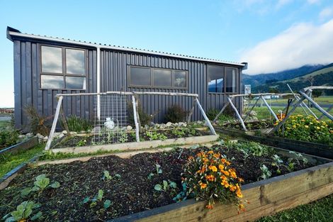 Photo of property in 235 Bay Paddock Road, Hapuku, Kaikoura, 7371