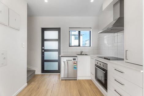 Photo of property in 13 Eileen Newey Place, Henderson, Auckland, 0612