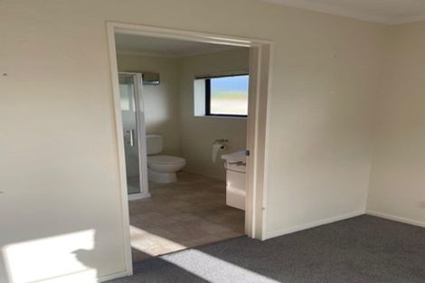 Photo of property in 12 Gandalf Crescent, Paraparaumu, 5032