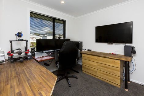 Photo of property in 79 Mawai Hakona Drive, Wallaceville, Upper Hutt, 5018