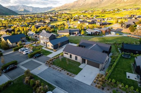 Photo of property in 4 Polperro Court, Jacks Point, Queenstown, 9371