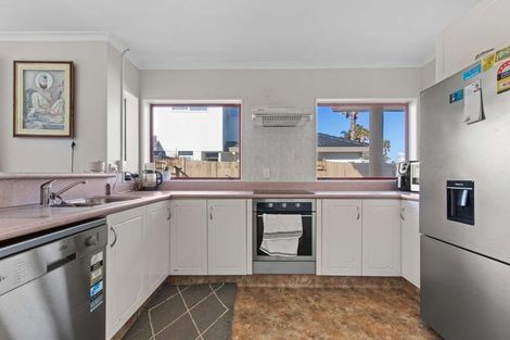 Photo of property in 8 Monterey Key, Papamoa Beach, Papamoa, 3118