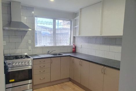 Photo of property in 2/5 Oates Road, Glen Eden, Auckland, 0602