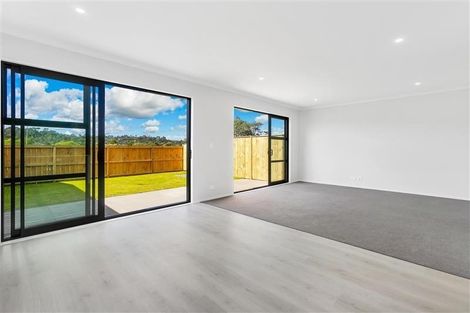Photo of property in 32 Vincent Mcgrath Crescent, Swanson, Auckland, 0614