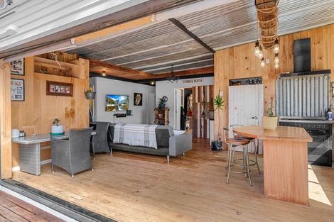 Photo of property in 106 Komiti Road, Tinopai, Matakohe, 0593