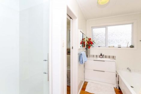 Photo of property in 129 Pendarves Street, New Plymouth, 4312