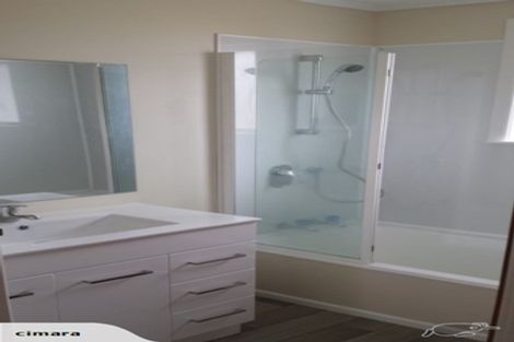 Photo of property in 10 Renata Crescent, Te Atatu Peninsula, Auckland, 0610