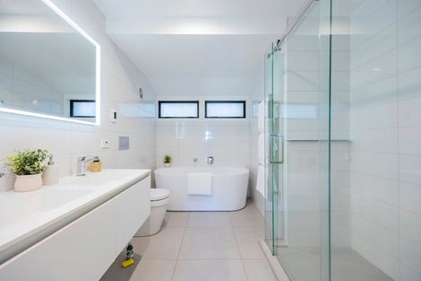 Photo of property in 73 Braemar Road, Castor Bay, Auckland, 0620