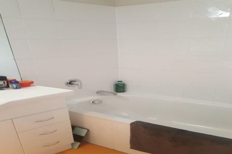 Photo of property in 13 Roby Street, Te Atatu Peninsula, Auckland, 0610