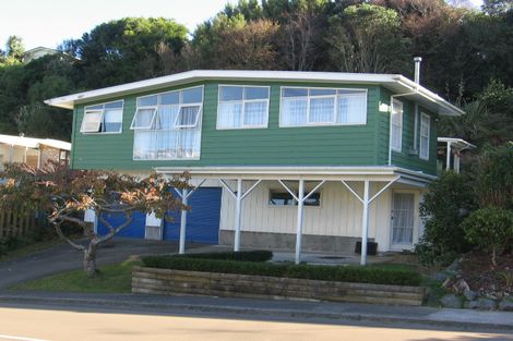 Photo of property in 21 Churton Drive, Churton Park, Wellington, 6037