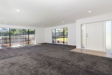 Photo of property in 46 Lexington Drive, Botany Downs, Auckland, 2010