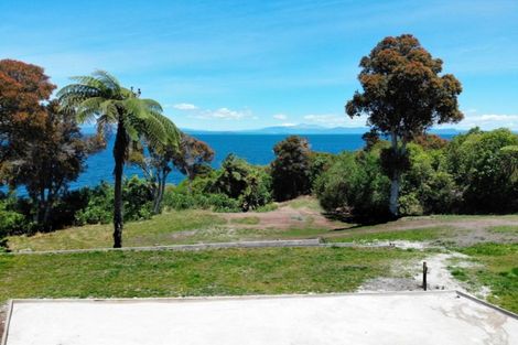 Photo of property in 4 Whakamoenga Point, Acacia Bay, Taupo, 3385