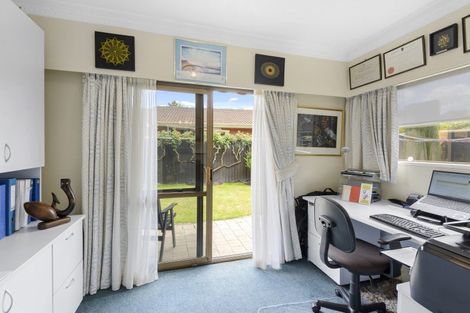 Photo of property in 24 Montclare Avenue, Ilam, Christchurch, 8041