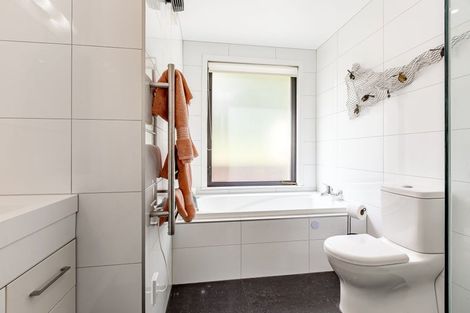 Photo of property in 39b Kakariki Grove, Waikanae, 5036