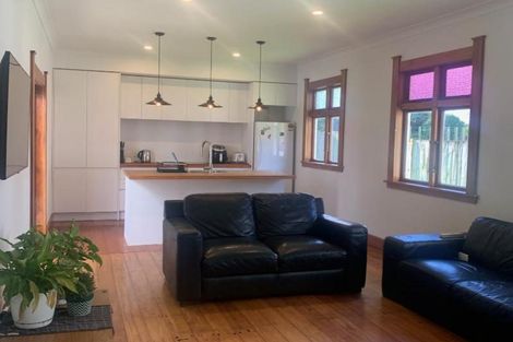 Photo of property in 11 Woodleigh Street, Frankleigh Park, New Plymouth, 4310