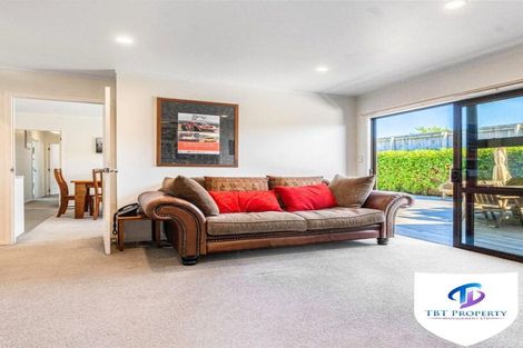 Photo of property in 563 Great South Road, Rosehill, Papakura, 2113