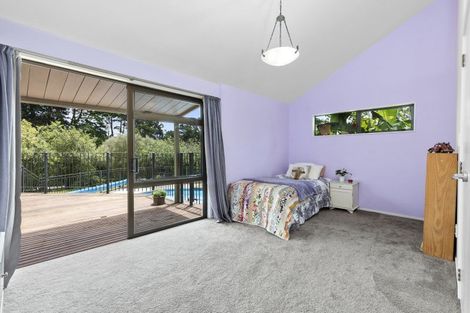 Photo of property in 132 Motu Road, Kumeu, 0891