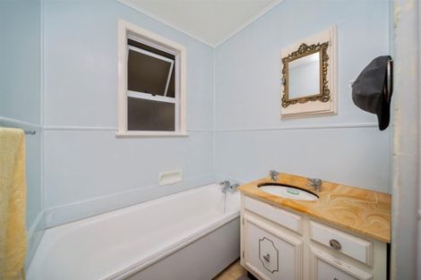 Photo of property in 7 Ngaio Place, Hawera, 4610