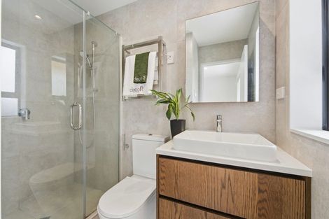 Photo of property in 4a Fowler Street, Northcote, Auckland, 0627