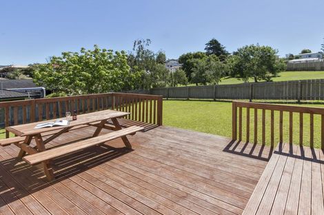 Photo of property in 46 Lexington Drive, Botany Downs, Auckland, 2010